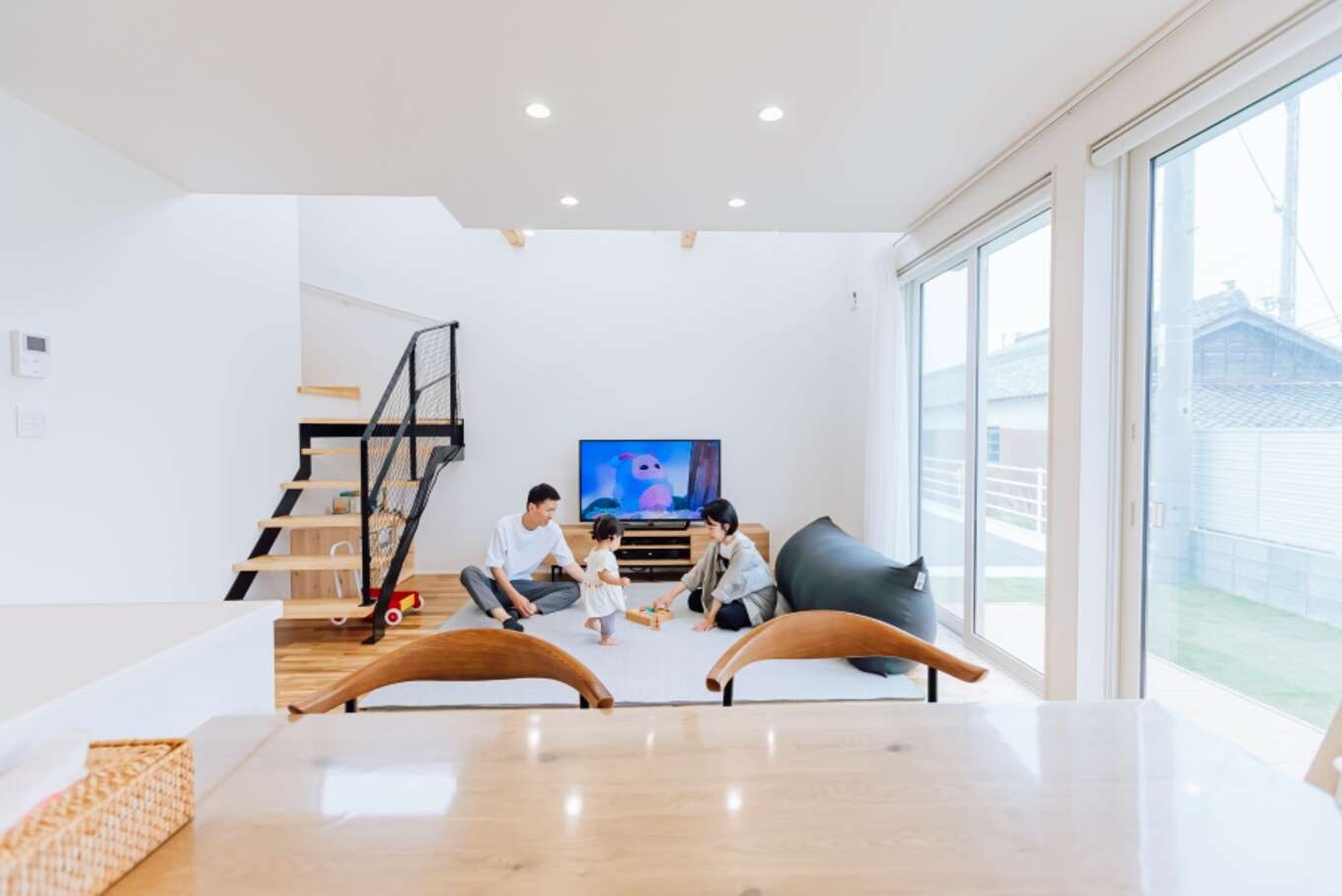 R+houseの家と家族団らん