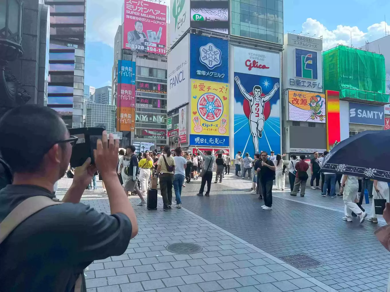 グリコを撮っている井上部長