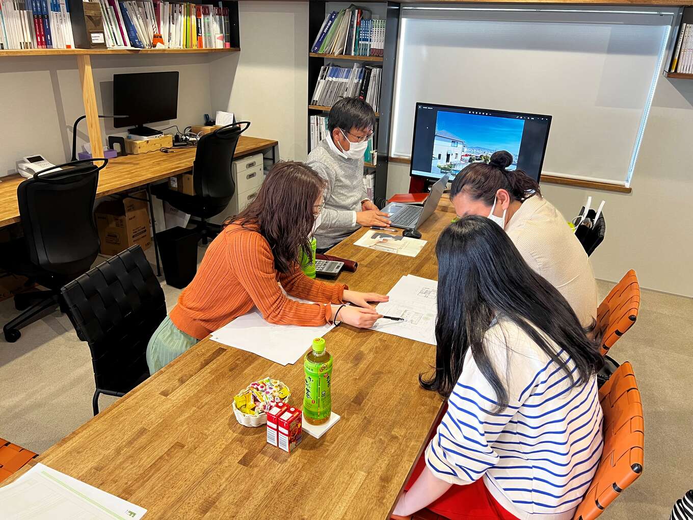 設計打ち合わせ風景