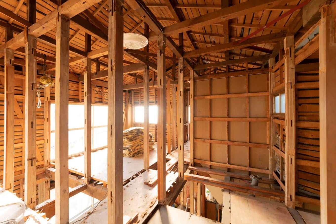 建築中の家