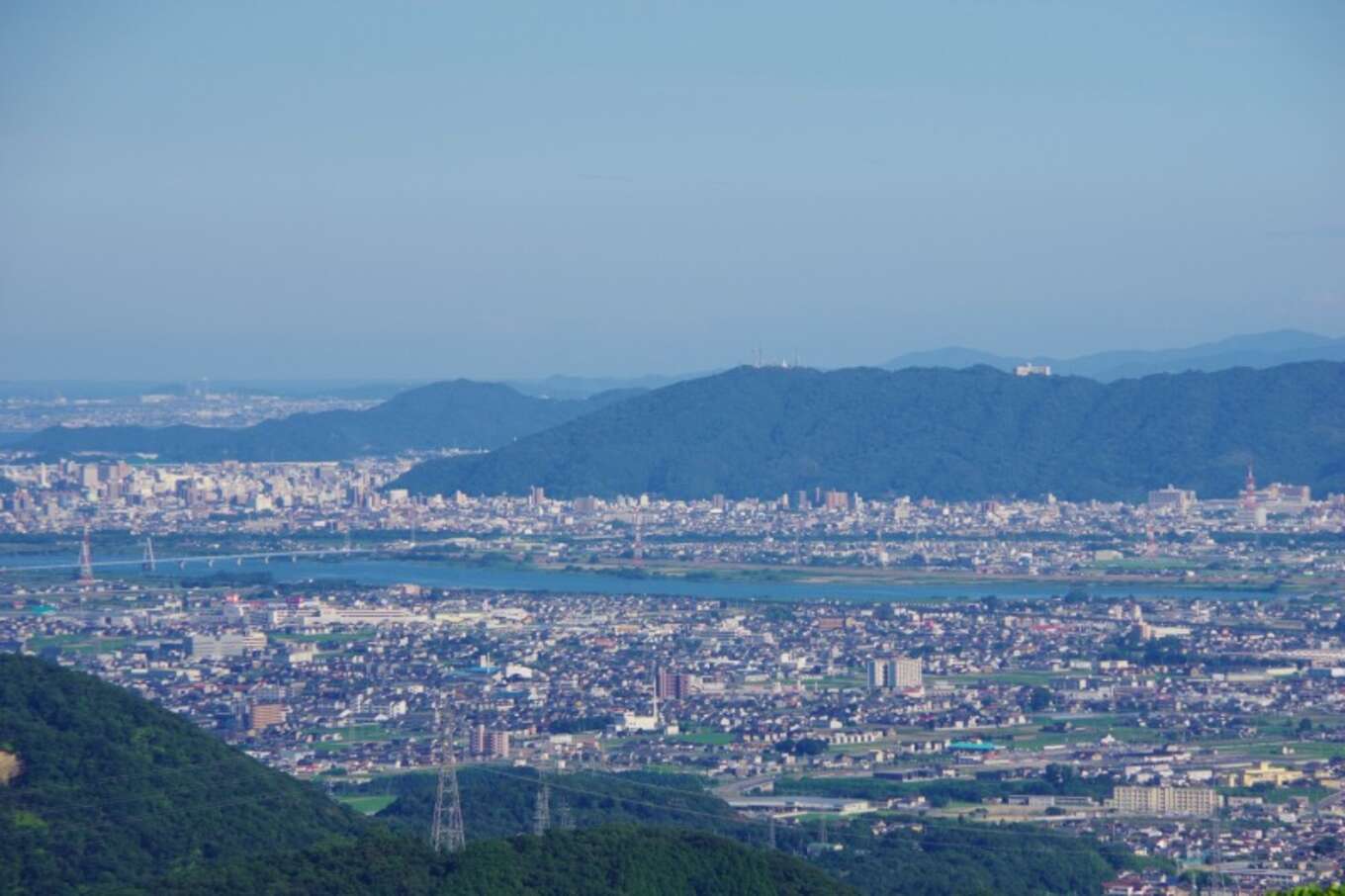 徳島県板野町 あせび公園展望台から徳島市街を望む