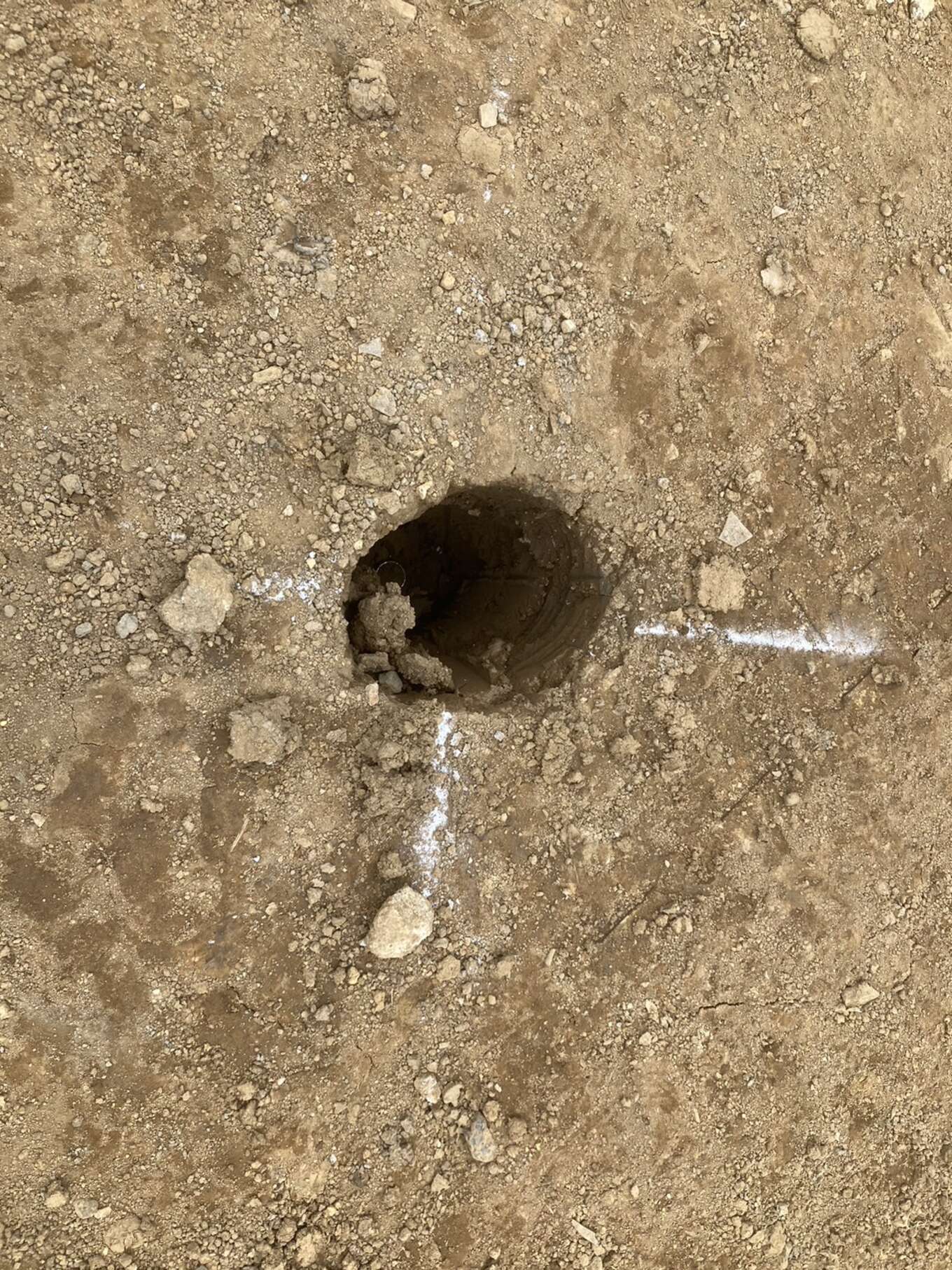 地盤改良の穴