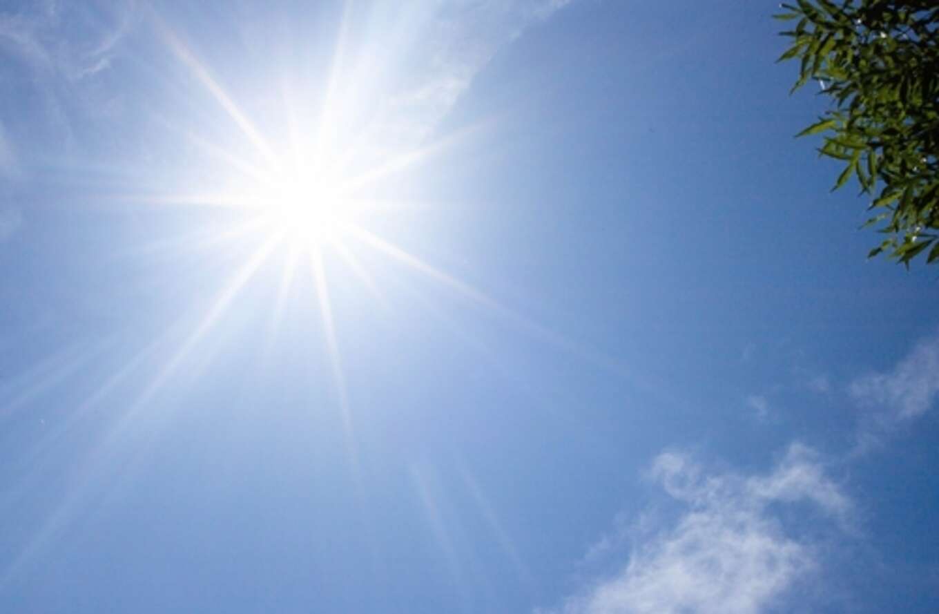 太陽と青空