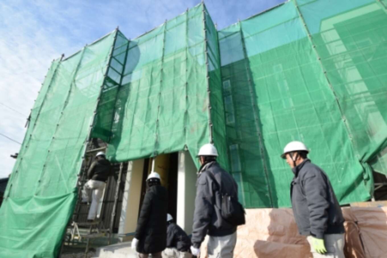 建築中の家