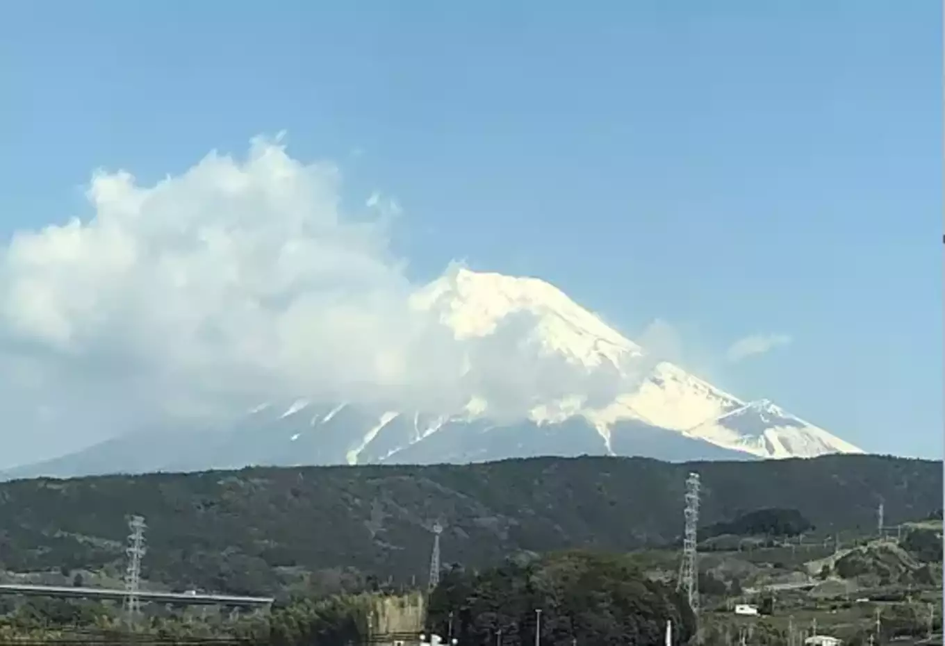 新幹線からみる富士山画像