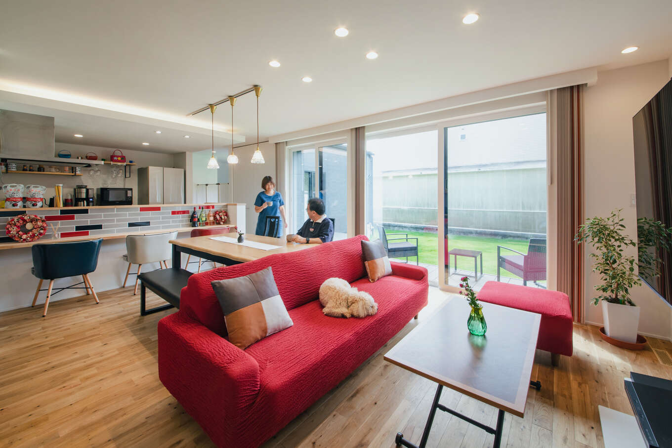 NEW！施工事例を更新「赤のアクセントカラーが映える、ペットと暮らす平屋のお家」