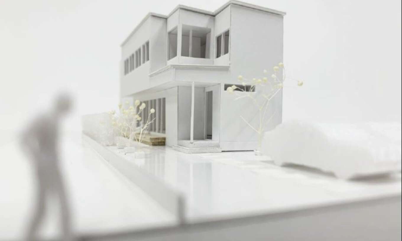 二階建ての家の模型