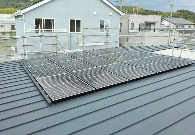  光庭（こうてい）の平屋「注文住宅R＋houseの新築工事現場から～太陽光パネル設置～」