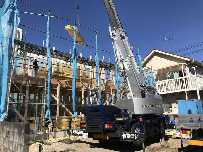 建築中の家