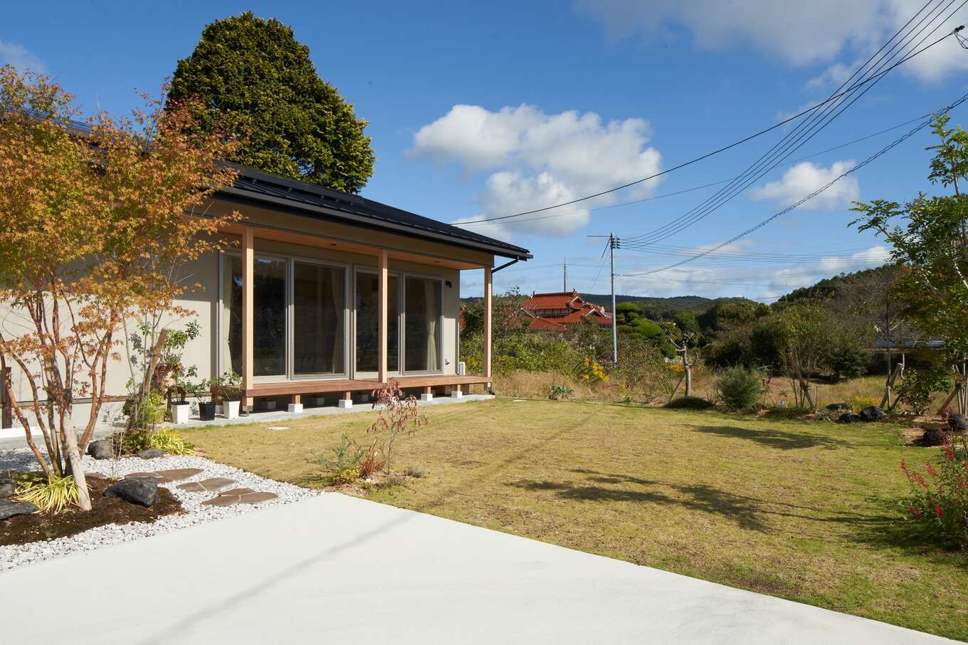 恵まれた広い敷地に建つ平屋