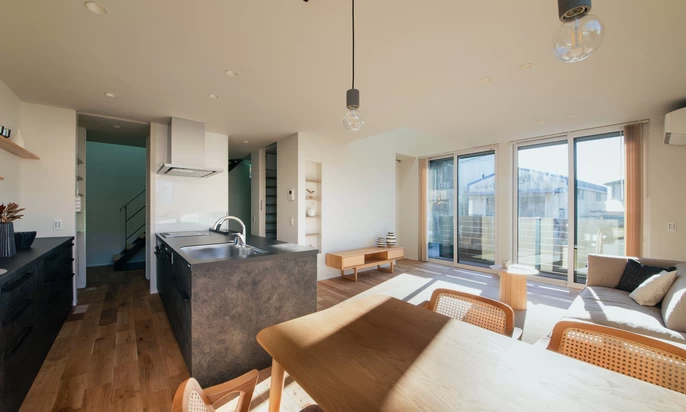 南にひらく、整えられた暮らしの家（静岡県静岡市清水区の事例