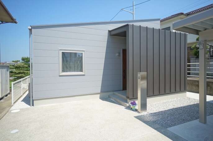 変形地を活かした大人な平屋