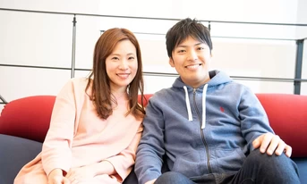 クラフトハウスで家を建てたA様ご夫婦のリビングでの様子